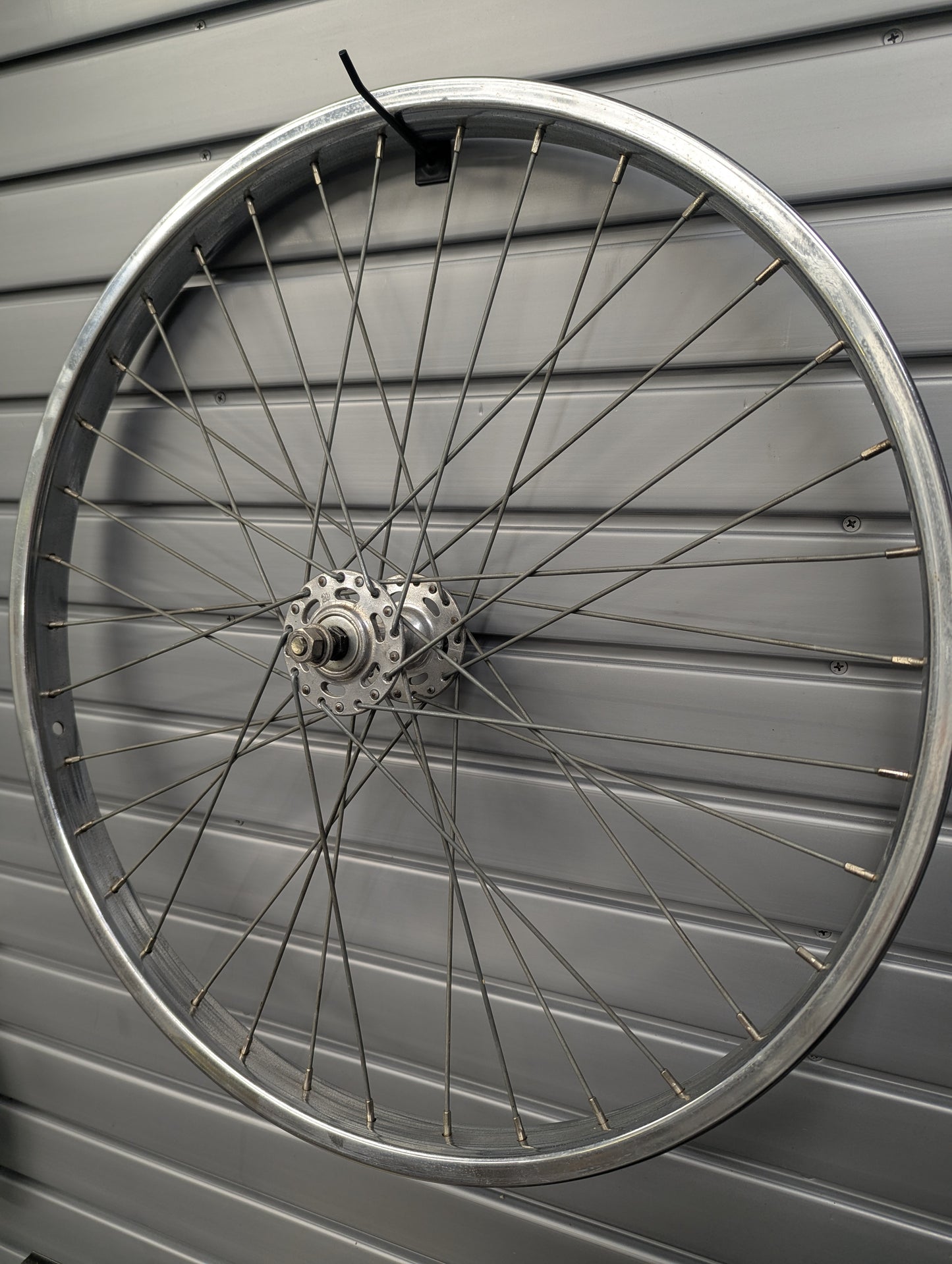 Front Wheel - 26" x 2.0 - Large Cruiser Wheel - Schwinn Hub. Bolt On - Refurbished