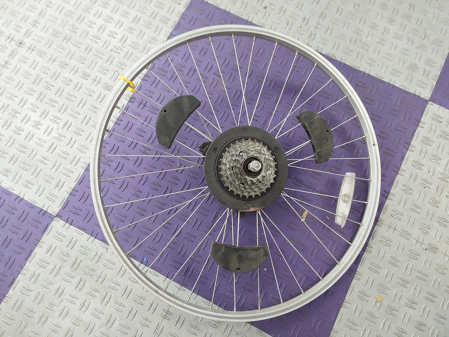 REAR WHEEL - 26", counterweight shifting, 6SP cassette, bolt-on