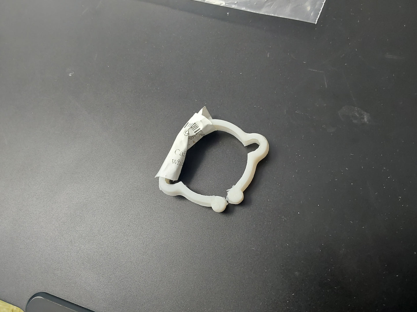 Cable clamp double white plastic