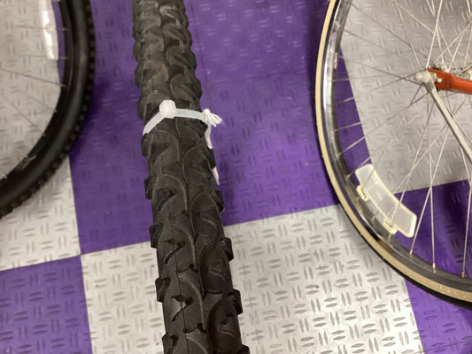 Maxxis 700x45 tire