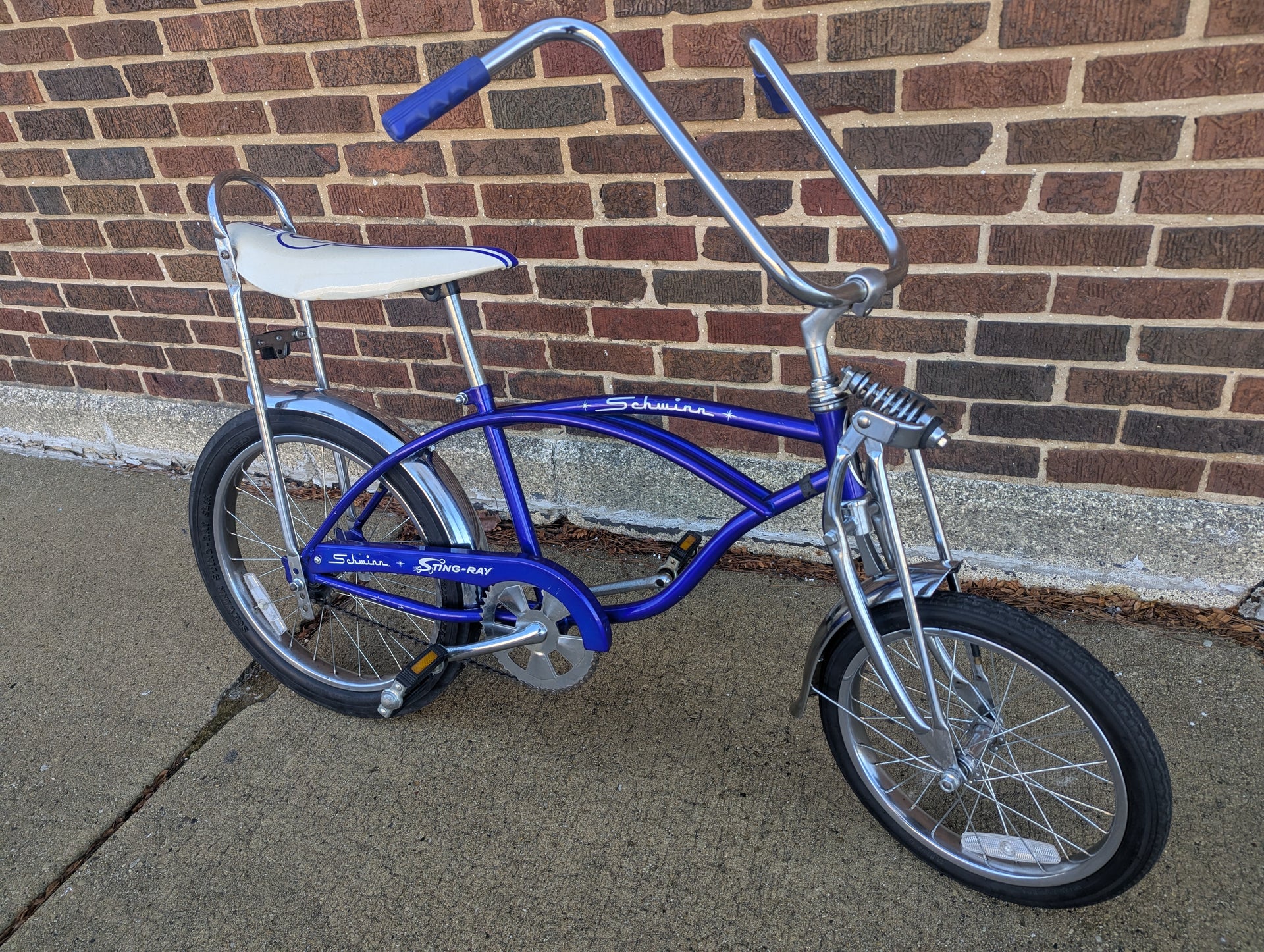 2007 Schwinn Stingray Krate Replica (Blue) – Retro Glow Cycles 2007 Schwinn Stingray Krate Replica (Blue) – Retro Glow Cycles
