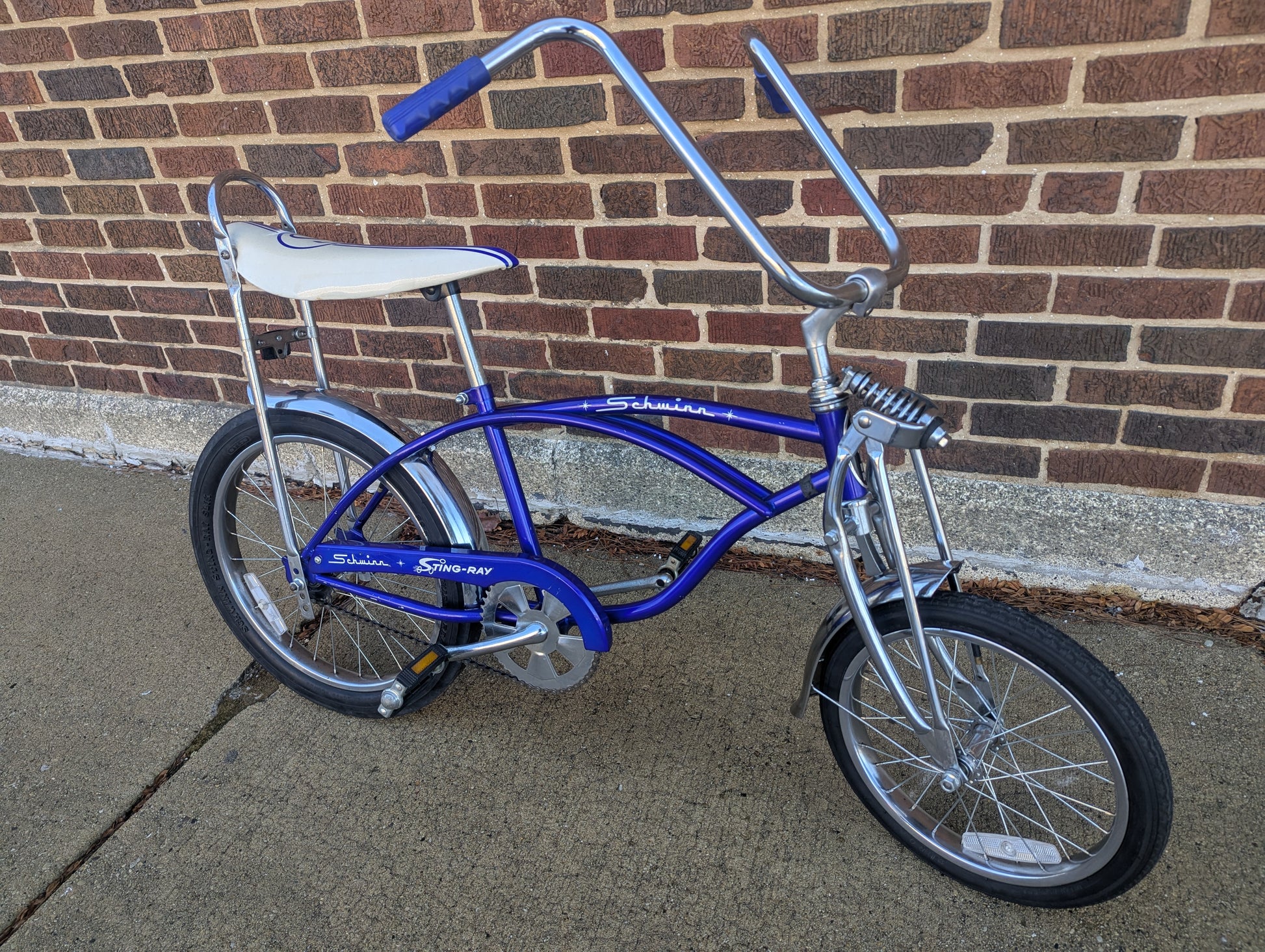 2007 Schwinn Stingray Krate Replica (Blue) 2007 Schwinn Stingray Krate Replica (Blue)