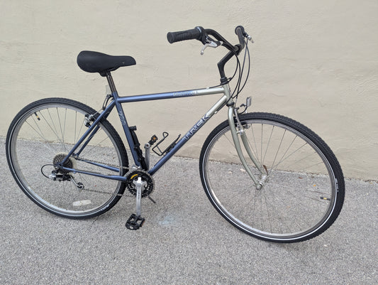 Trek MultiTrack 700 Hybrid Bike