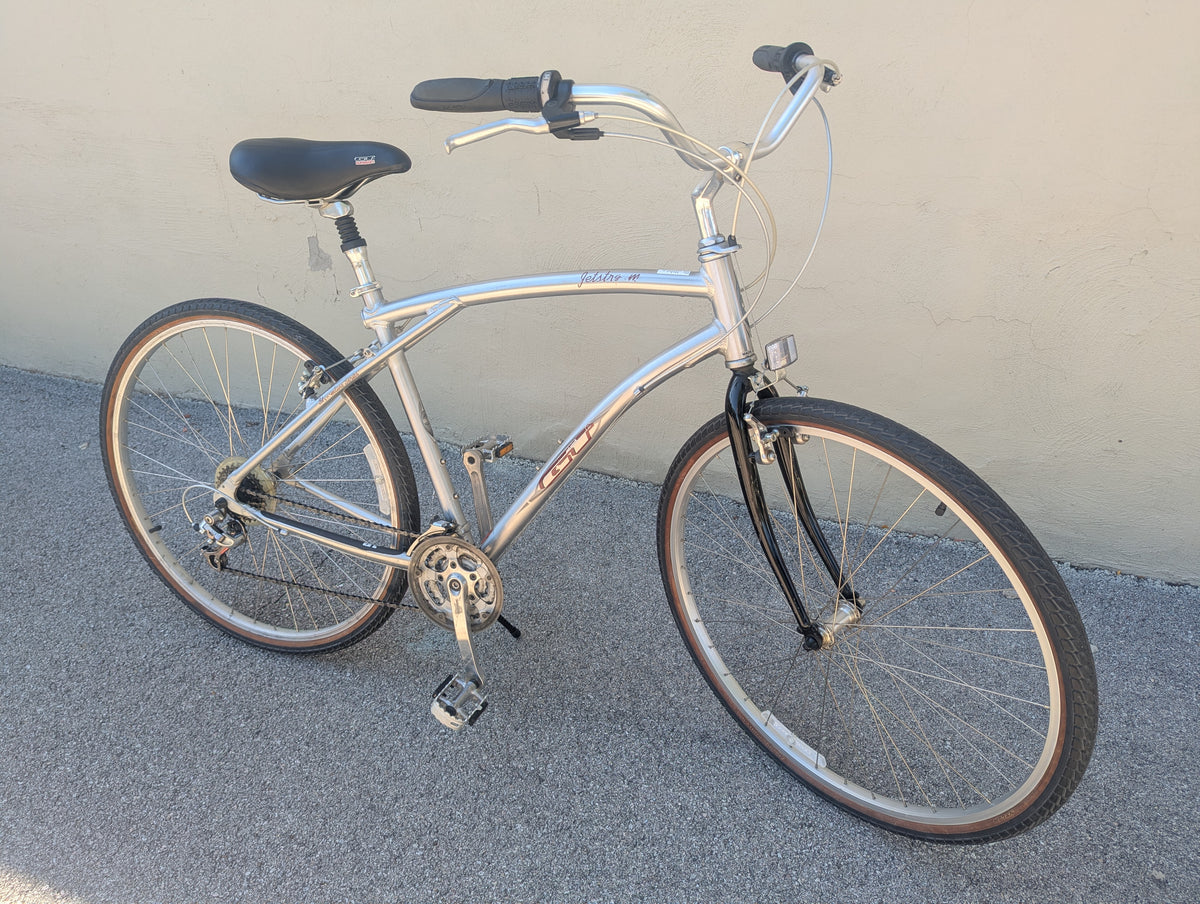 GT Jetstream 21 Speed Hybrid Bike