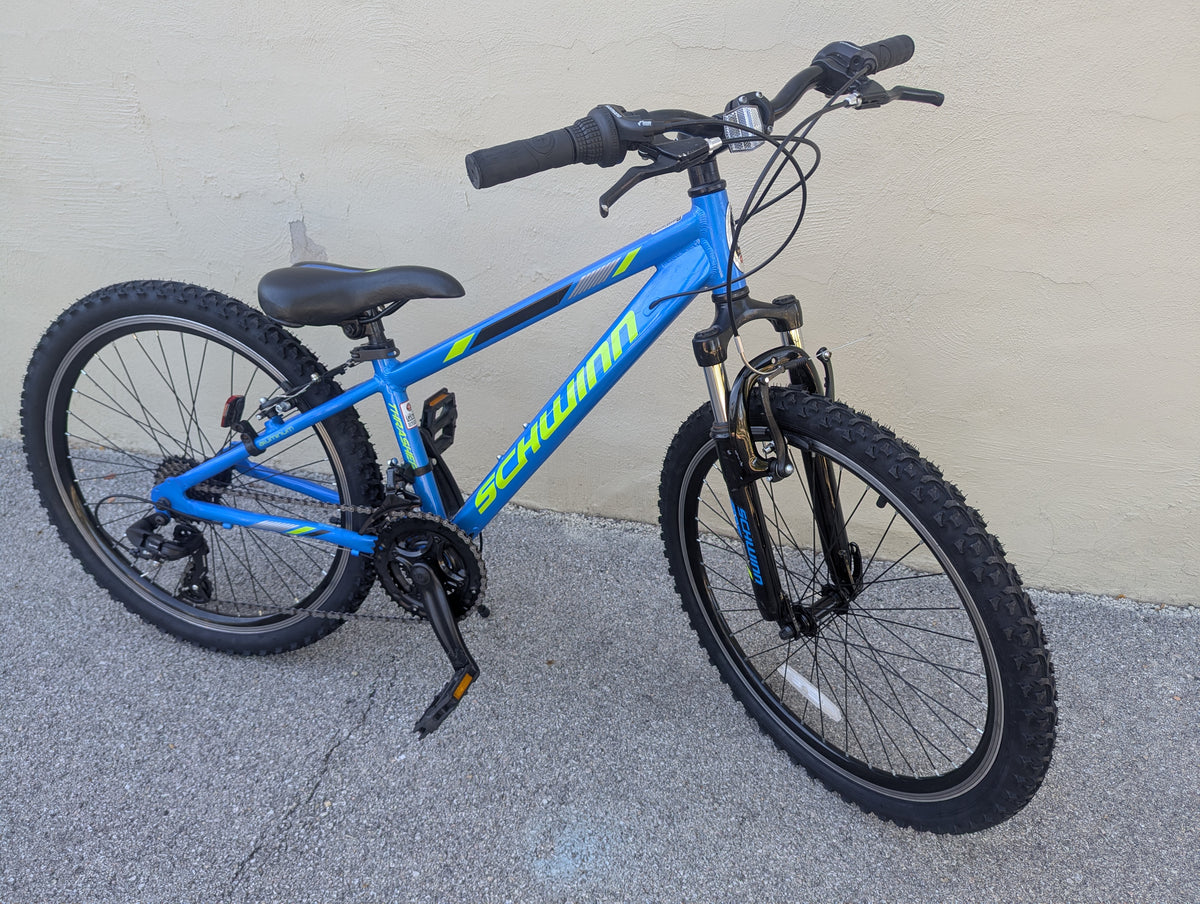Schwinn Thrasher 24” 7-Speed Trail Bike