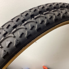 Kenda 700 x 45 tire gumwall