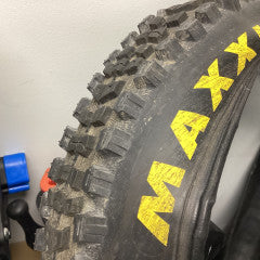 USED 27.5 x 2.5 maxis aggressor foldable tire