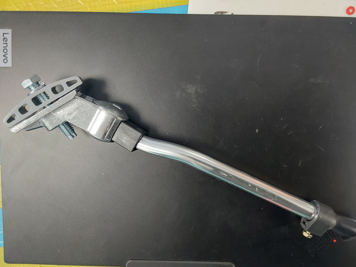 Kickstand alloy adjustable 20-28 inch silver