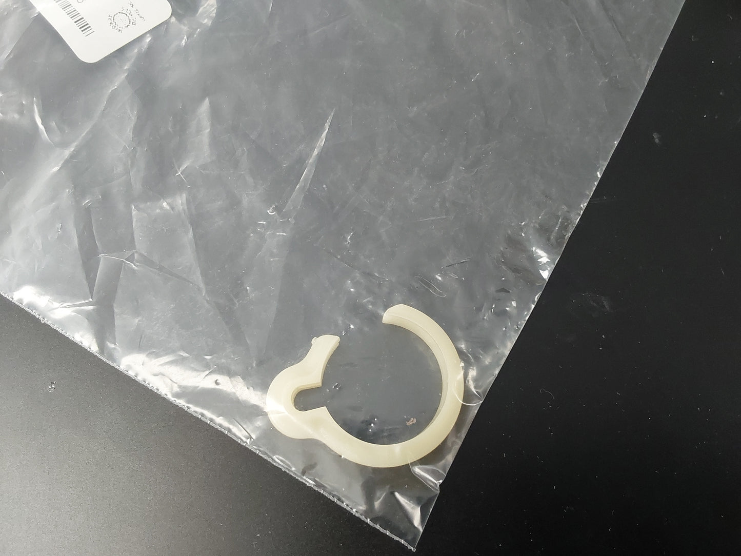 Cable clamp single white plastic