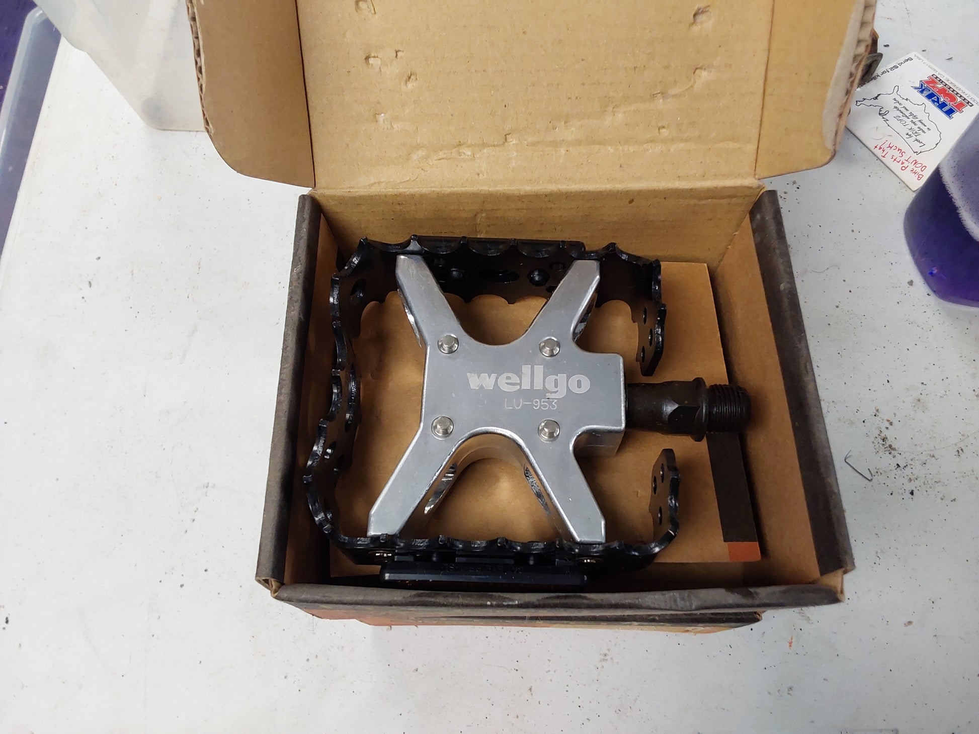 bear claw pedals Wellgo Pedals Corp. Vintage bear claw pedals – Retro Glow Cycles
