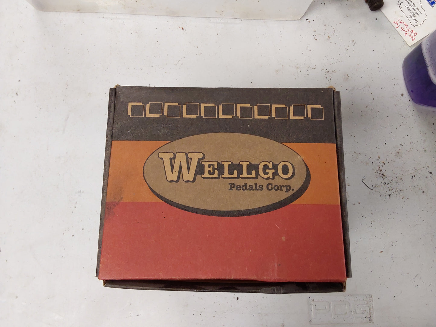 Wellgo Pedals Corp. Vintage bear claw pedals